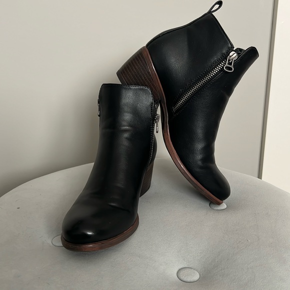 Taxi Heeled Ankle Bootie - Picture 1 of 6